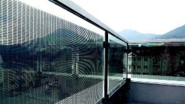 xx.jpg «Solar Rail» – Funktionelle Solarelemente: Solargeländer